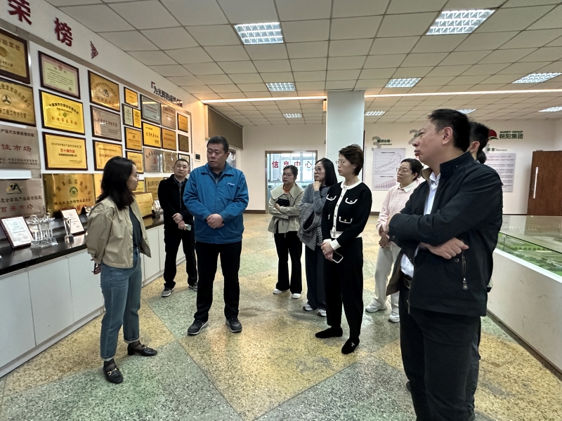农业农村部市场与信息化司市场建设处一级调研员白玲一行到朝阳农产品大市场考察调研